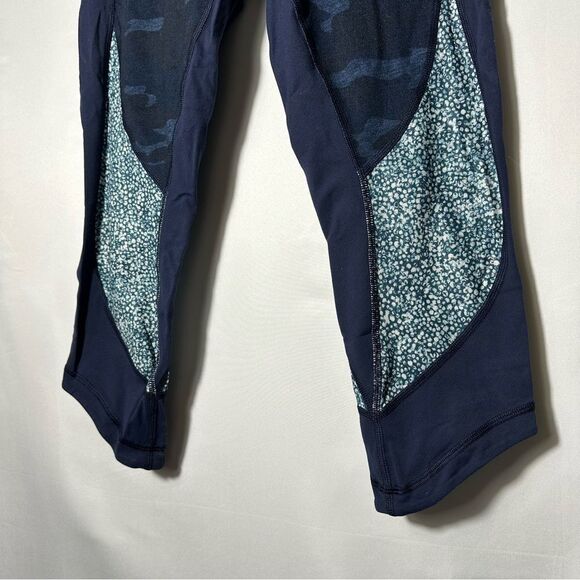 lululemon athletica Navy Leggings High Waist Camo Crop size 6 - Picture 3 of 6